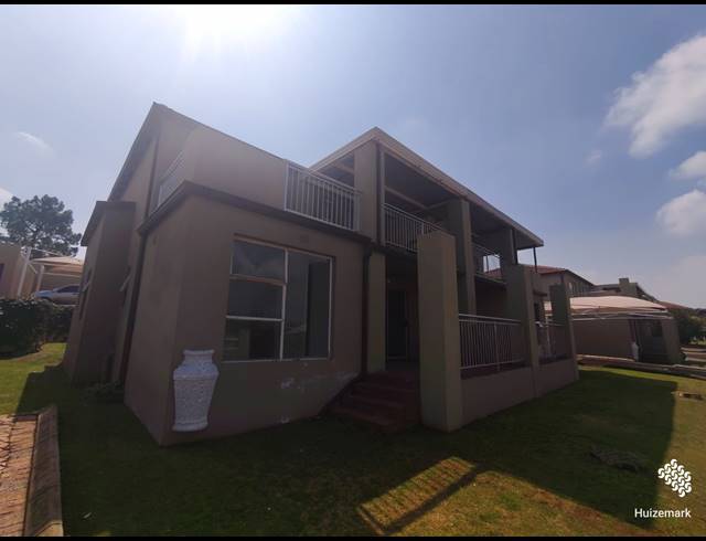 3 BEDROOM TOWNHOUSE FOR SALE IN VANDERBIJLPARK SW 5